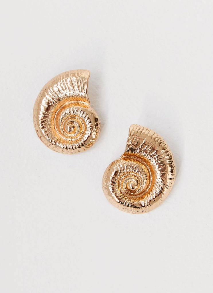 Wardrobe Club™ | Seashell Earrings
