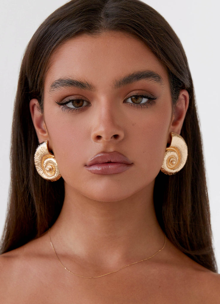 Wardrobe Club™ | Seashell Earrings