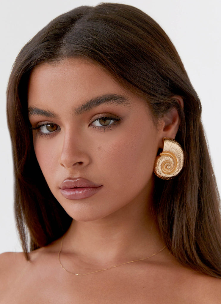 Wardrobe Club™ | Seashell Earrings